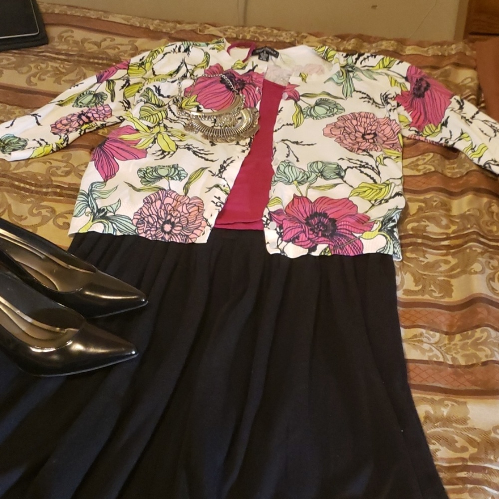 Clothes - Picture 2 of 3